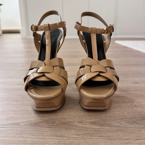 YSL - TRIBUTE PLATFORM SANDALS IN PATENT LEATHER - Picture 8 of 17